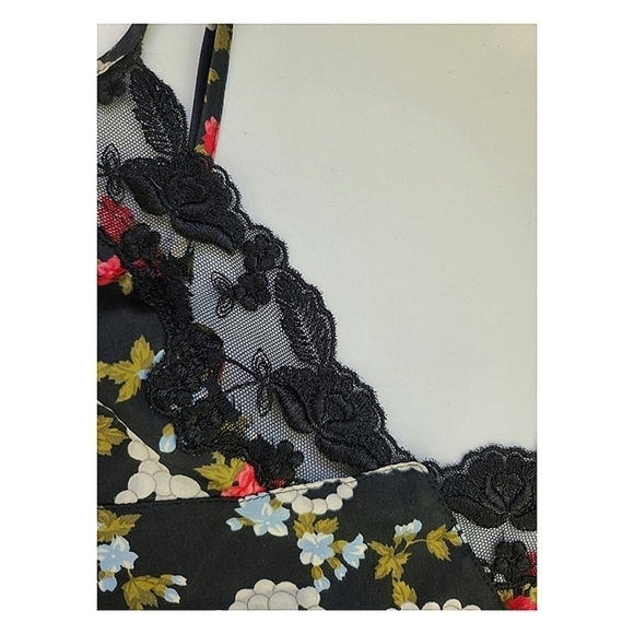 Victoria's Secret Chemise Shortie Black Lace Silky Floral Roses w Pearls… - Picture 10 of 15